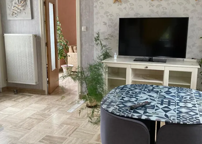 Loue Chambre Chez L Habitant Acces A La Cuisine A 10 Mn Des Plages