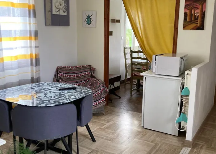 Loue Chambre Chez L Habitant Acces A La Cuisine A 10 Mn Des Plages