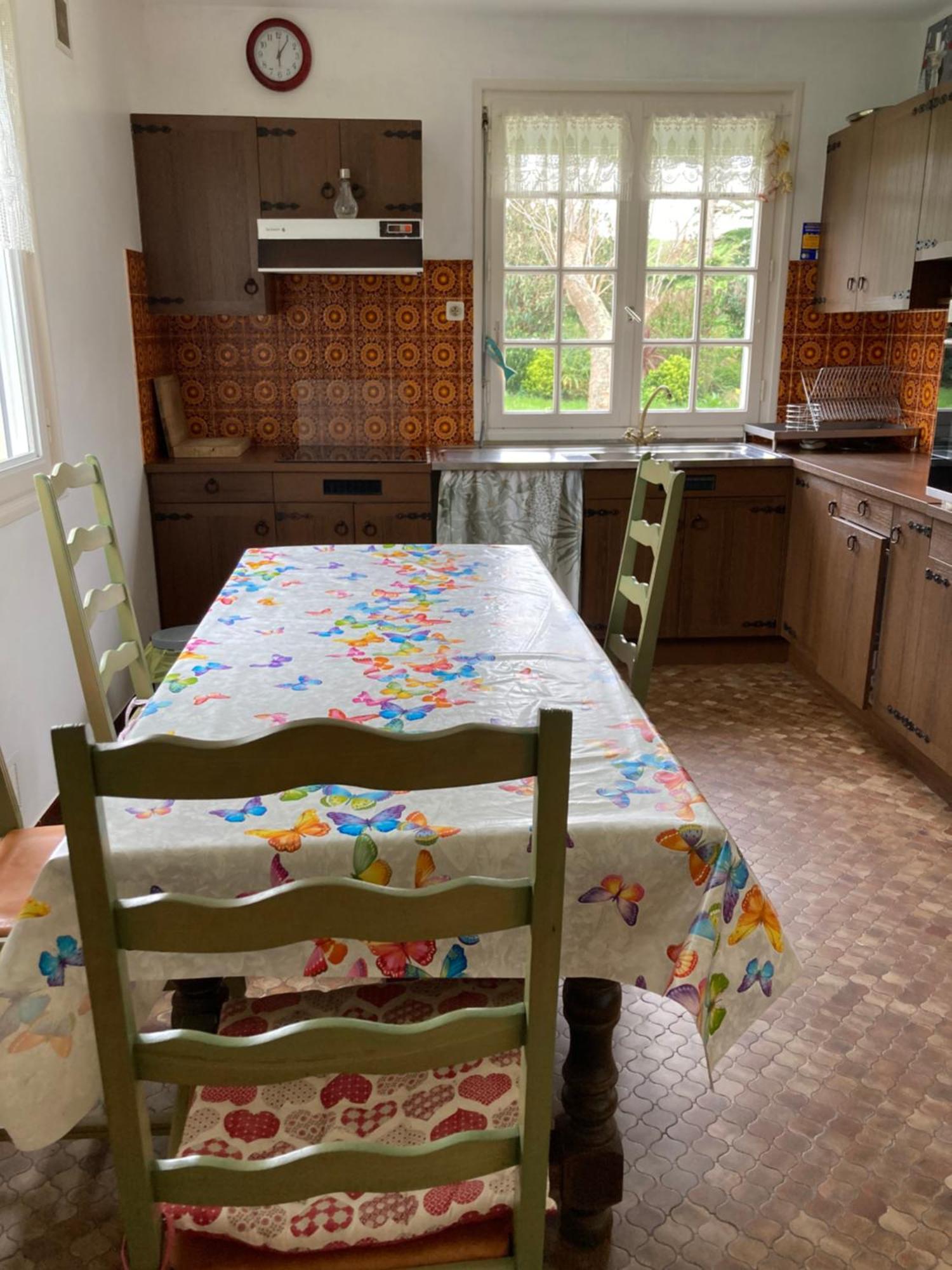 Loue Acces A La Cuisine A 10 Mn Des Plages Homestay